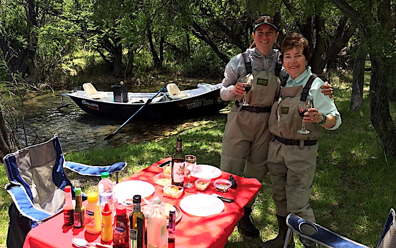 girls fly fishing-patagonia-bariloche-argentina-trout-guides-adventure-brown-rainbow-hatch-lakes-rivers-fontinalis