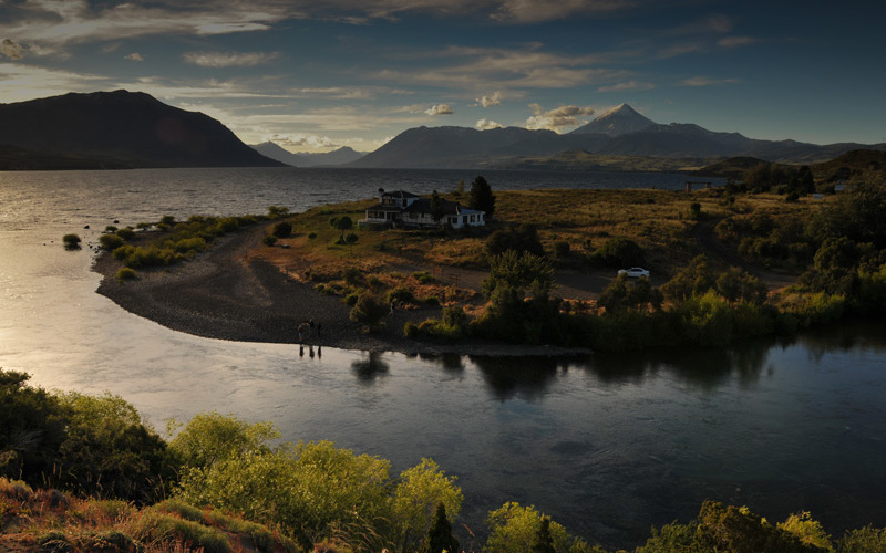 riverschimehuin1-fly-fishing-patagonia-bariloche-lakes-rivers-hatch-trout-brown-rainbow-adventure-rods-mayfly-stonefly-guides-camps-trips-fontilalis-outfitters-catch-realese