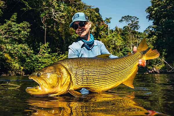 sea-trout-rio.-grande-tierra-del-fuego-fly-fishing-lodge-kau-tapen-villa-maria-betty-golden-dorado-bolivia-tsiname-hom9